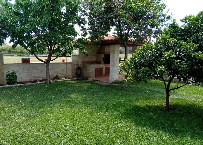 Rodiola House أفيتوس