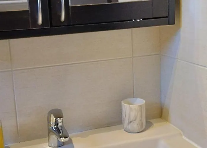 Rodiola House أفيتوس